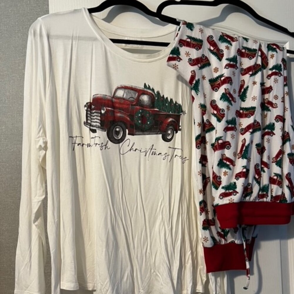 Maurices Holiday Pajama Set